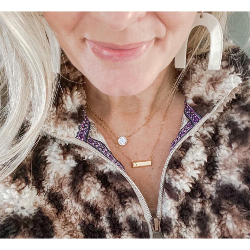 NEW ✨ Gold Bar Necklace with Card - Picture 2 of 4